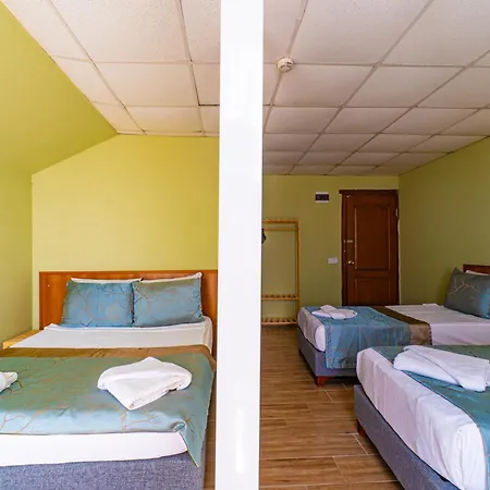 Hotel De Mare Family