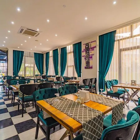 De Mare Family Hotel 3*