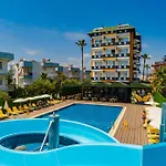 De Mare Family Hotell 3*