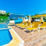 De Mare Family Hotell