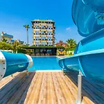 De Mare Family 3*