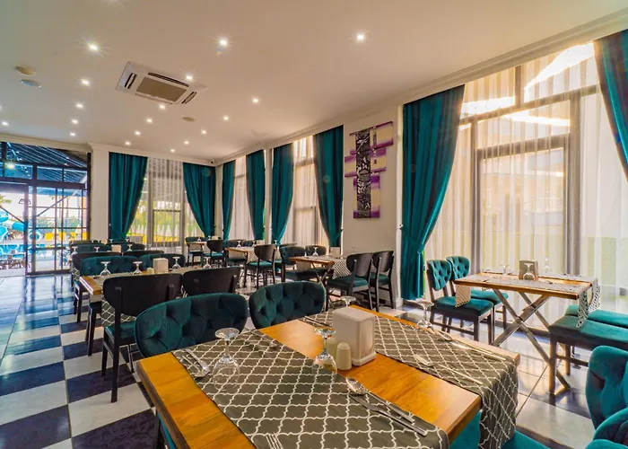 Hotell De Mare Family 3*
